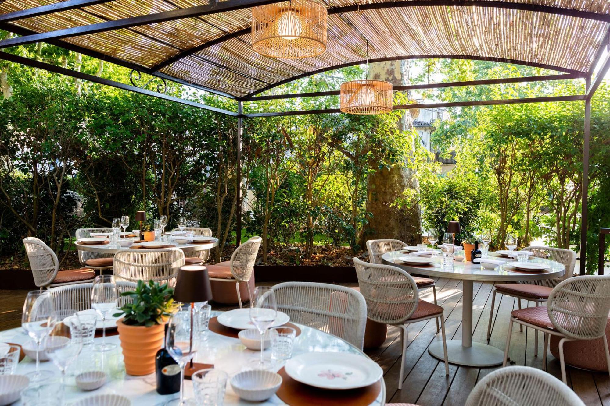 Hotel Et Restaurant La Bastide Bourrelly - Mathias Dandine Cabries Exterior photo